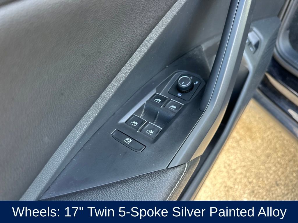 Used 2022 Volkswagen Jetta SE image 13