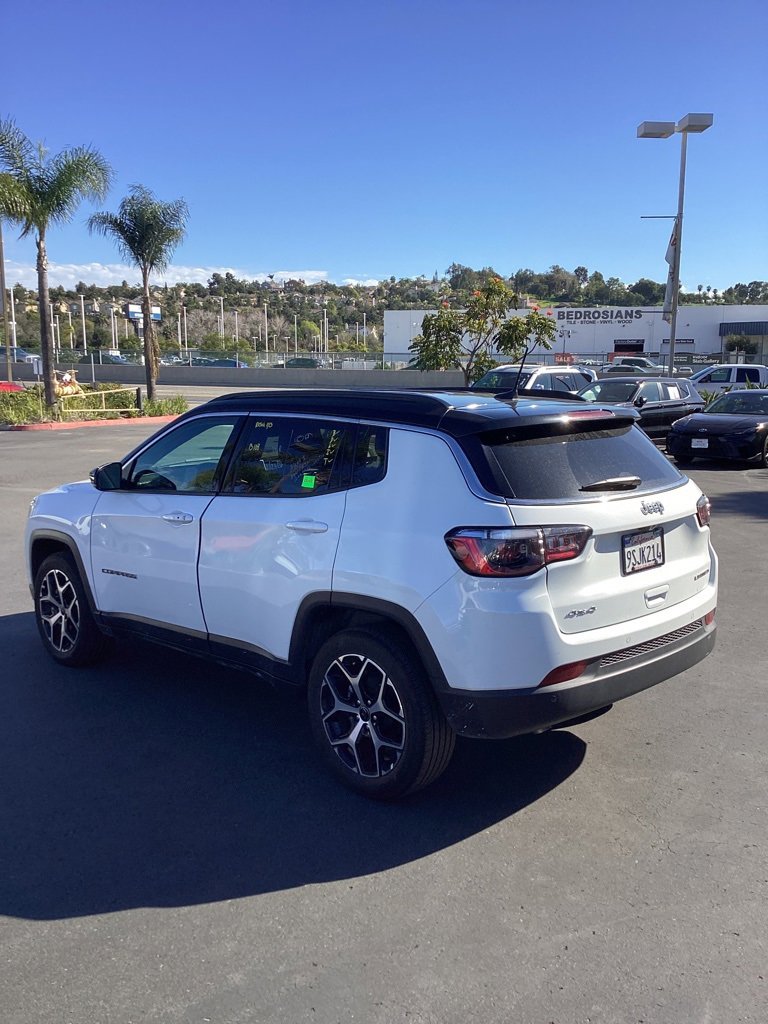 Used 2025 Jeep Compass Limited image 7