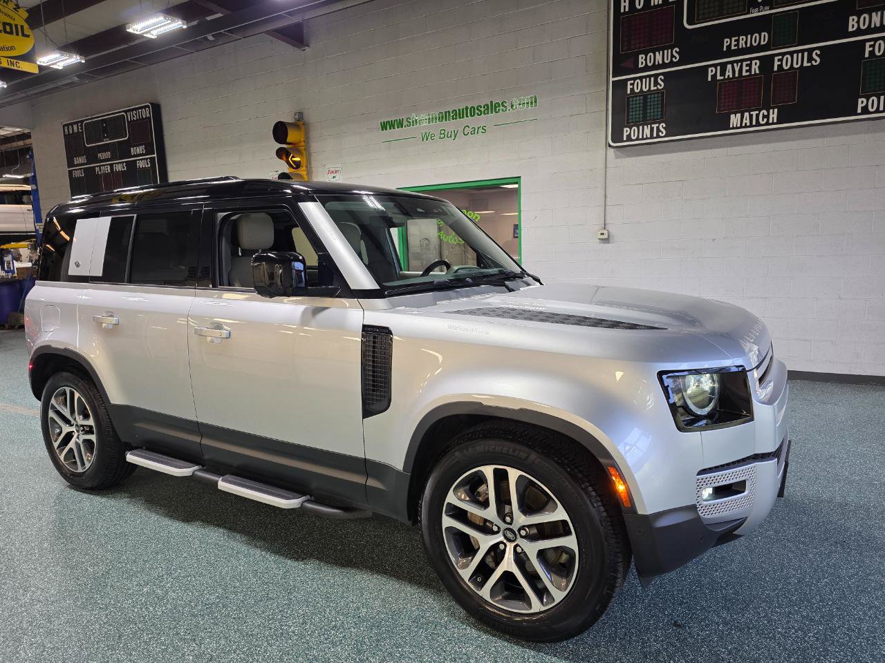 Used 2020 Land Rover Defender 110 HSE AWD/4WD image 4