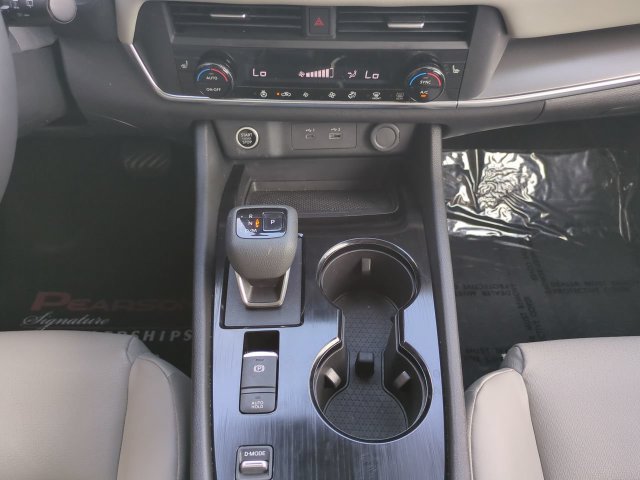 Used 2023 Nissan Rogue SV w/ SV Premium B Package FWD image 19