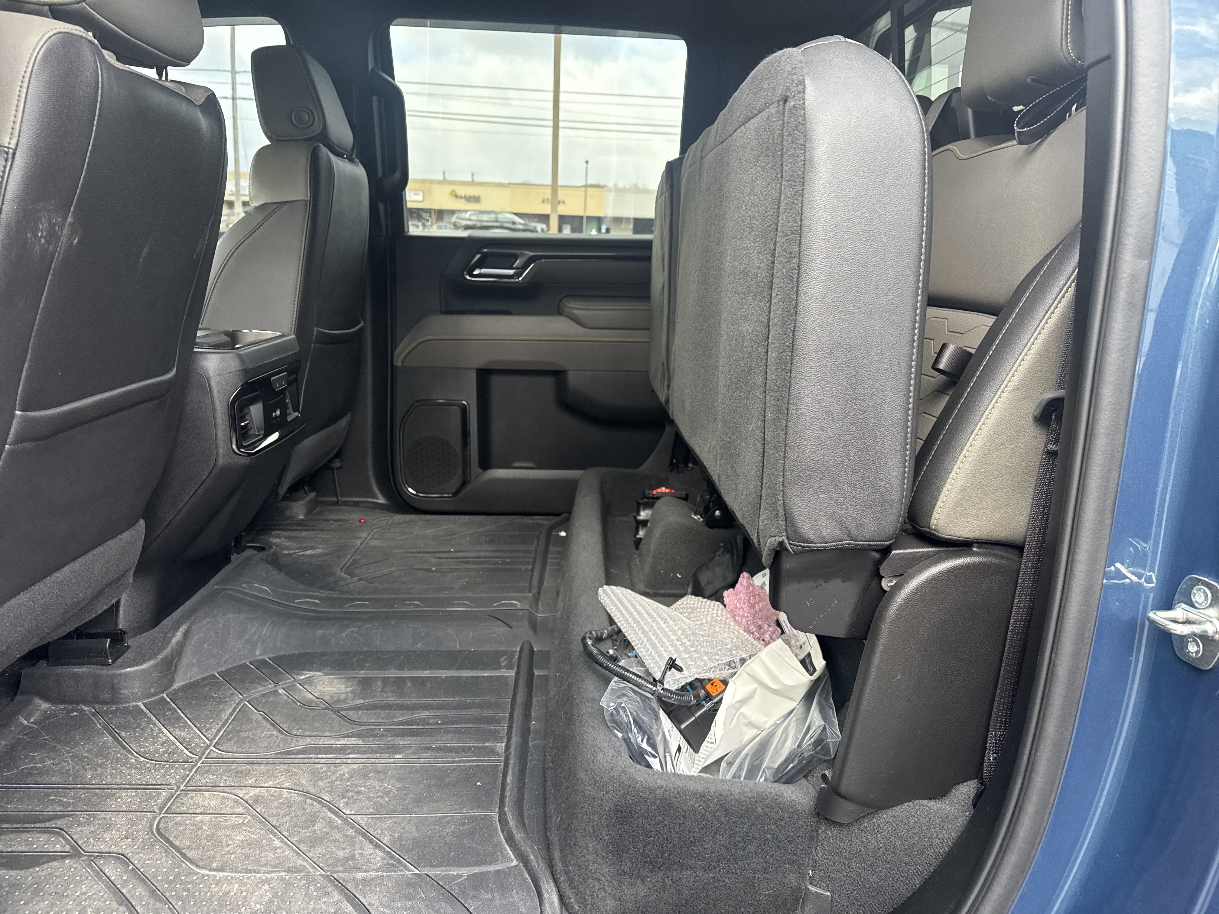 Used 2024 Chevrolet Silverado 2500 ZR2 w/ Technology Package image 13