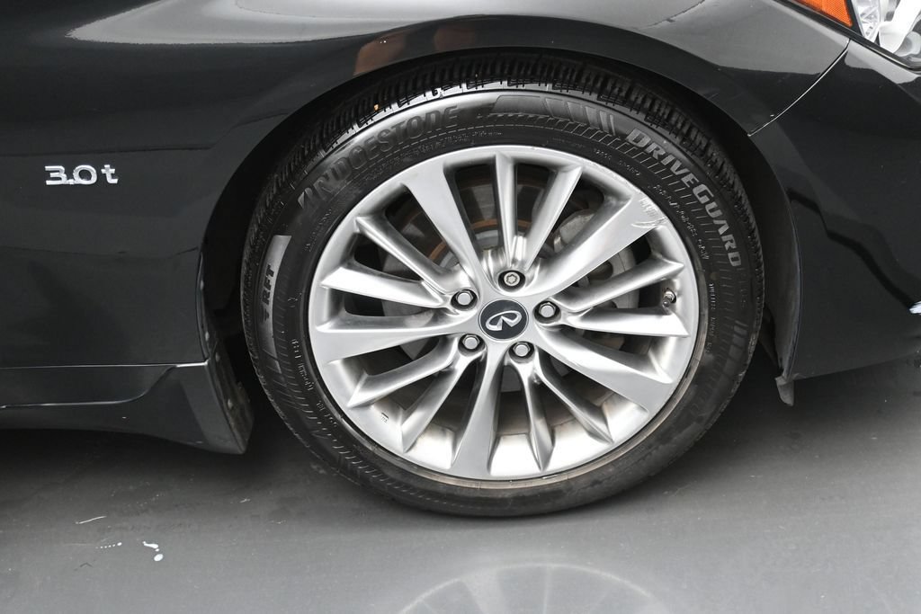 Used 2018 INFINITI Q50 Luxe w/ Essential Package (3.0T Luxe) AWD/4WD image 39