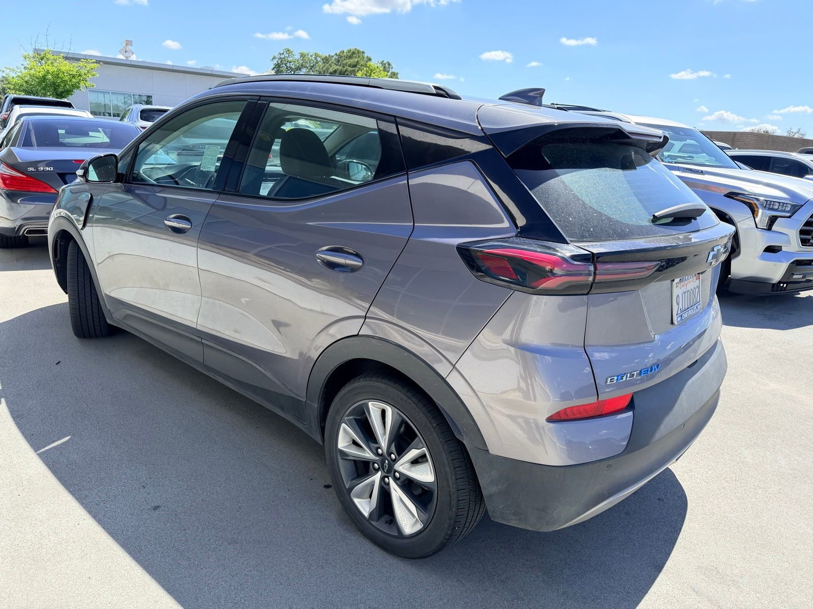 Used 2023 Chevrolet Bolt EUV LT w/ Convenience Package image 3