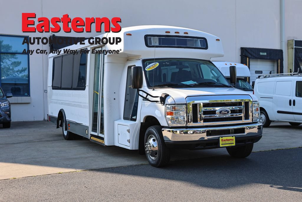 Used 2016 Ford E-450 and Econoline 450 Super Duty w/ Shuttle Bus Prep Package RWD image 3