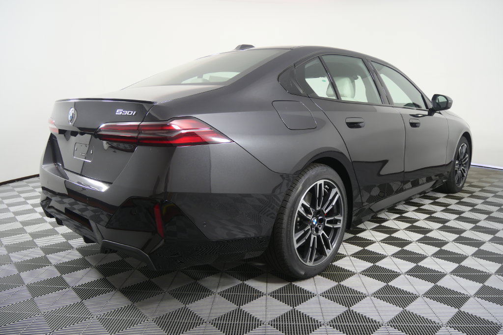 New 2027 BMW 530i w/ M Sport Package RWD image 5