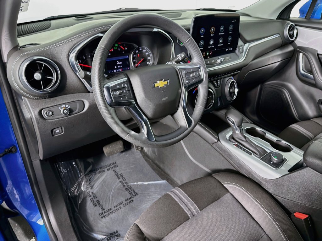 Used 2025 Chevrolet Blazer LT AWD/4WD image 9