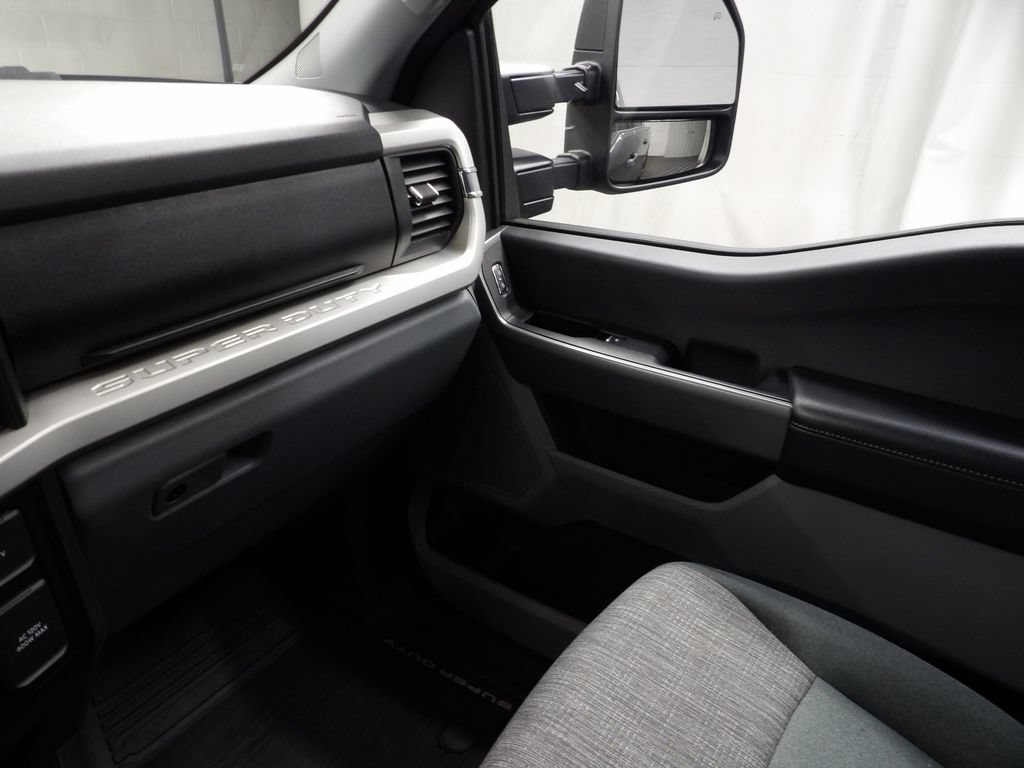 Used 2024 Ford F250 XLT AWD/4WD image 21