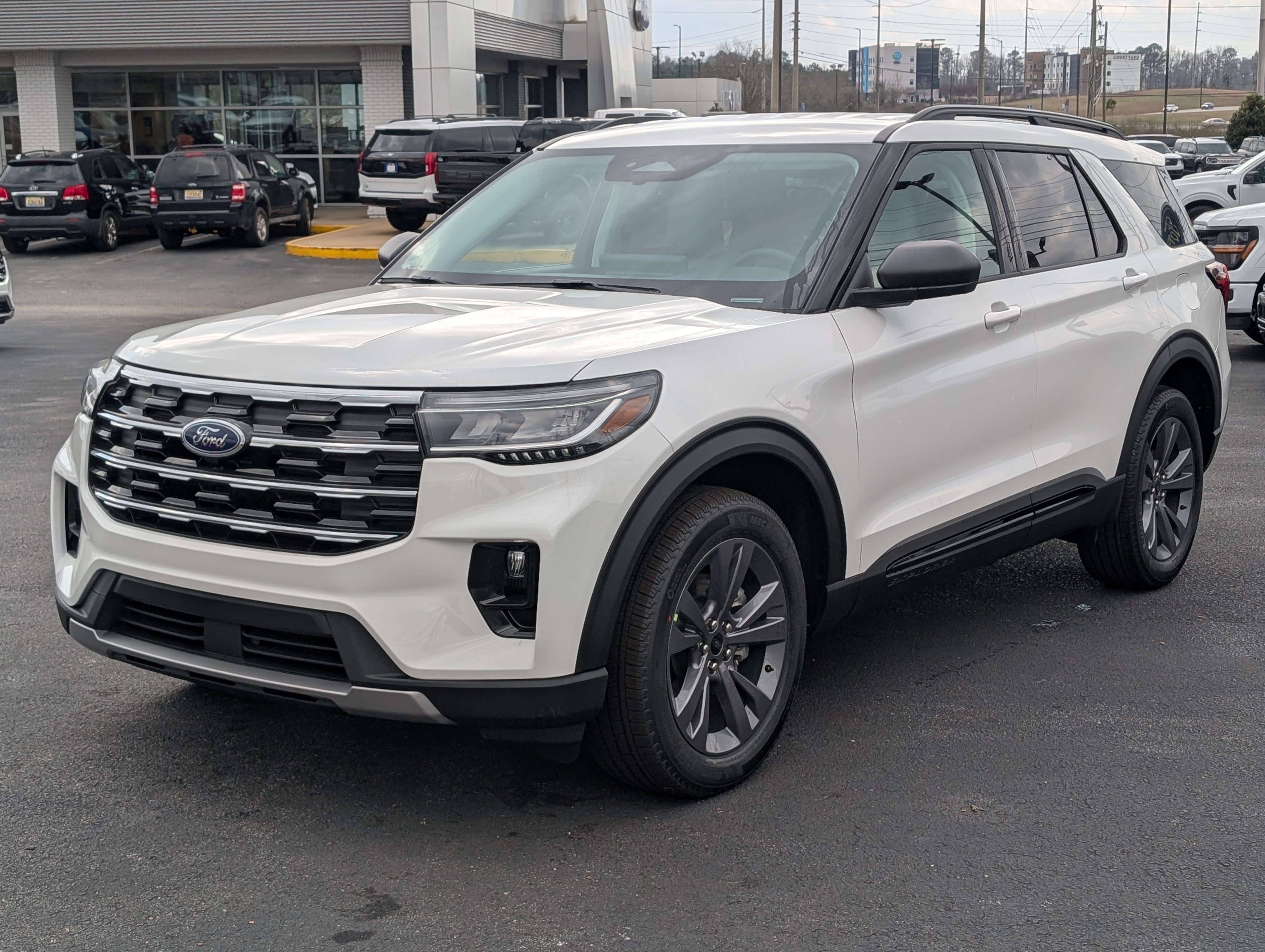 New 2026 Ford Explorer Active w/ Active Comfort Package AWD/4WD image 2