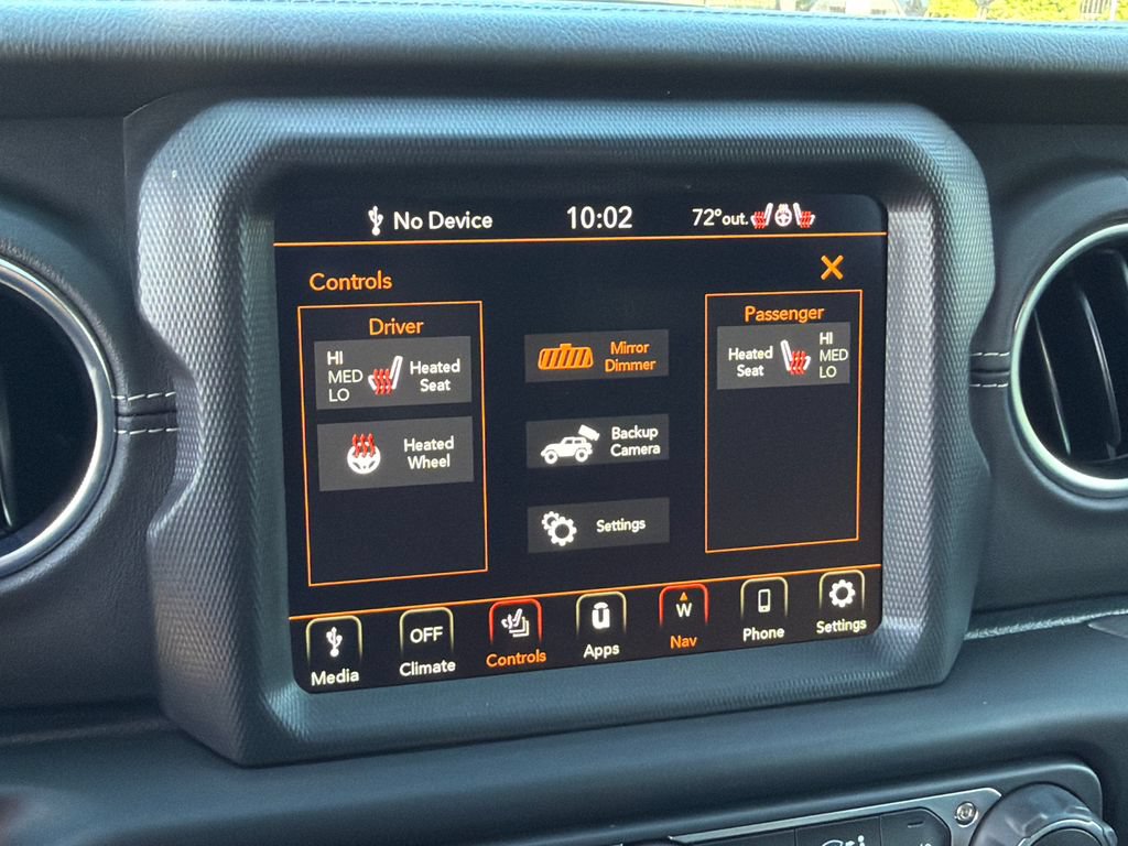 Used 2022 Jeep Wrangler Unlimited Sahara w/ Cold Weather Group AWD/4WD image 32