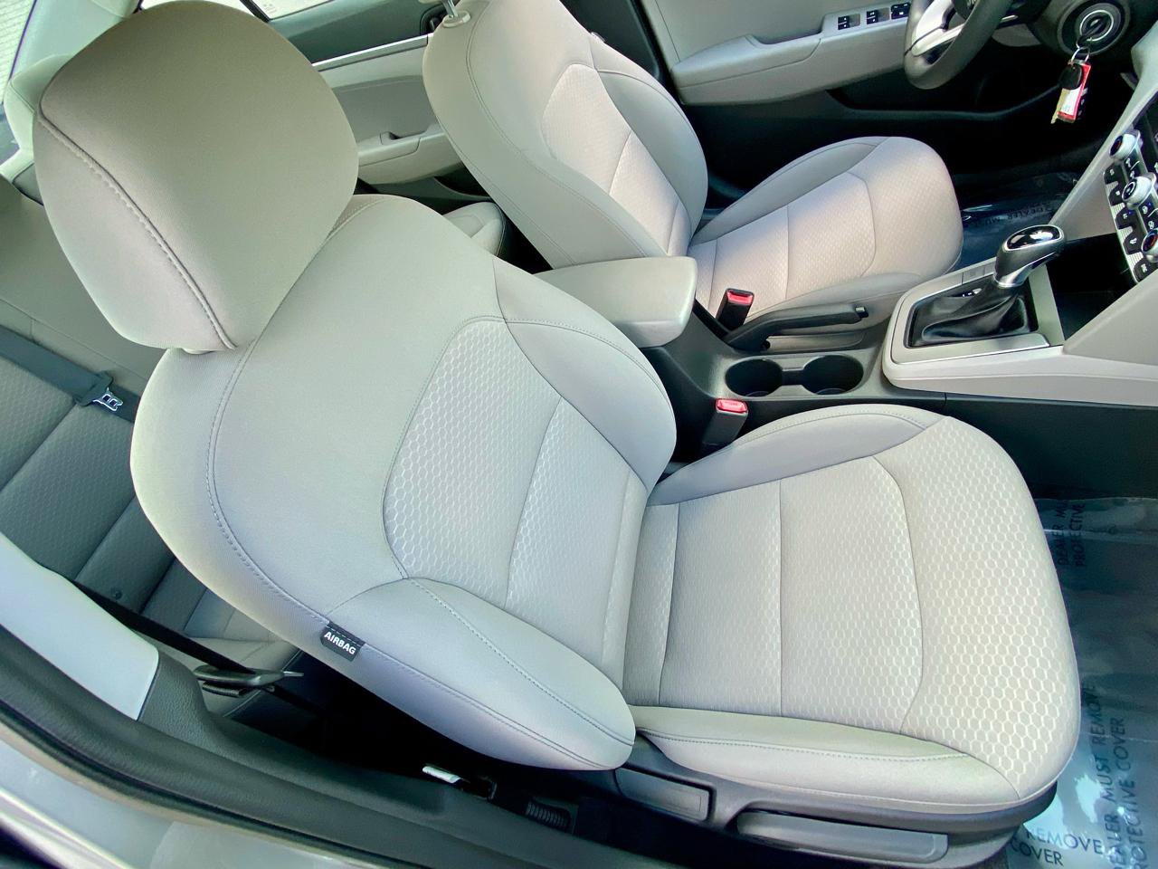 Used 2020 Hyundai Elantra SE FWD image 20