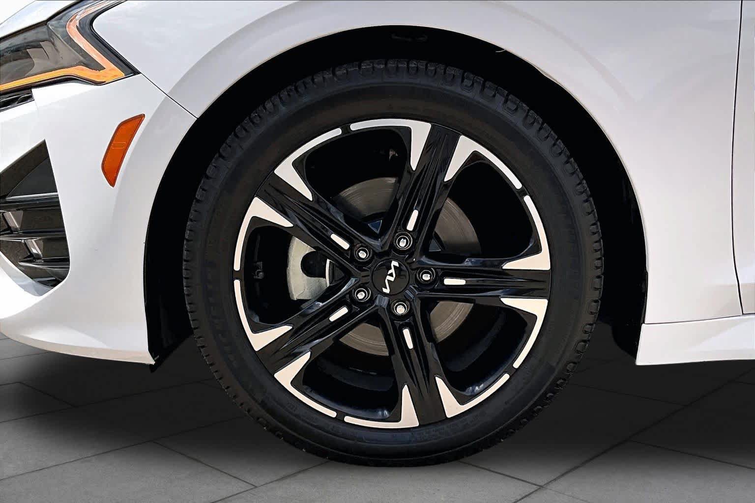 Used 2022 Kia K5 GT-Line FWD image 11