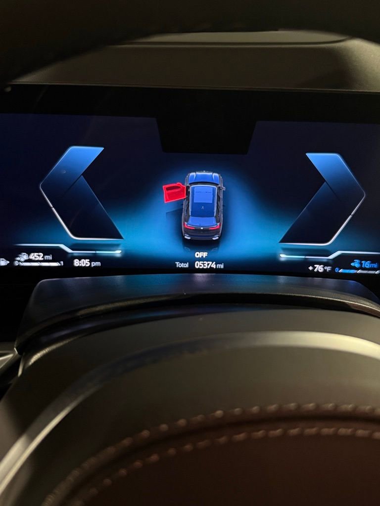 Used 2026 BMW X5 xDrive50e w/ M Sport Package image 15