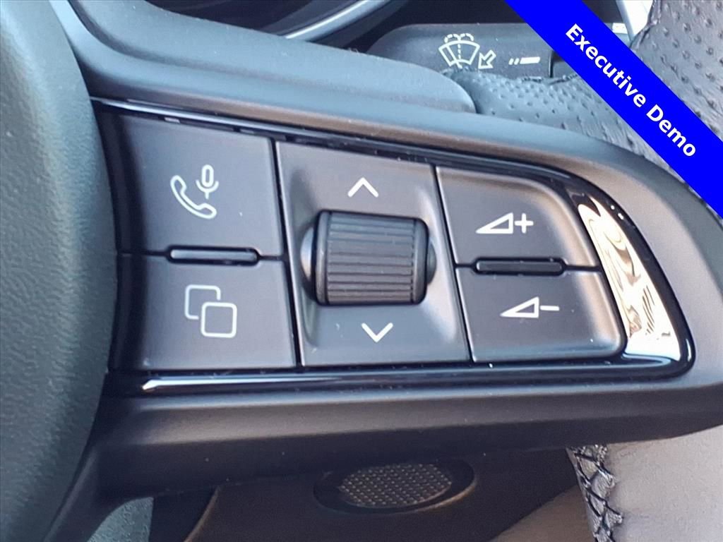 New 2025 Alfa Romeo Giulia w/ Driving Assist Package RWD image 19