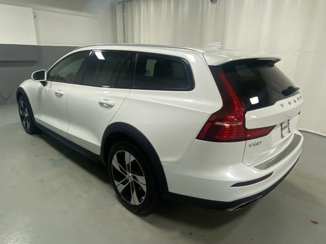 Used 2020 Volvo V60 T5 Cross Country w/ Protection Package Premier AWD/4WD image 2