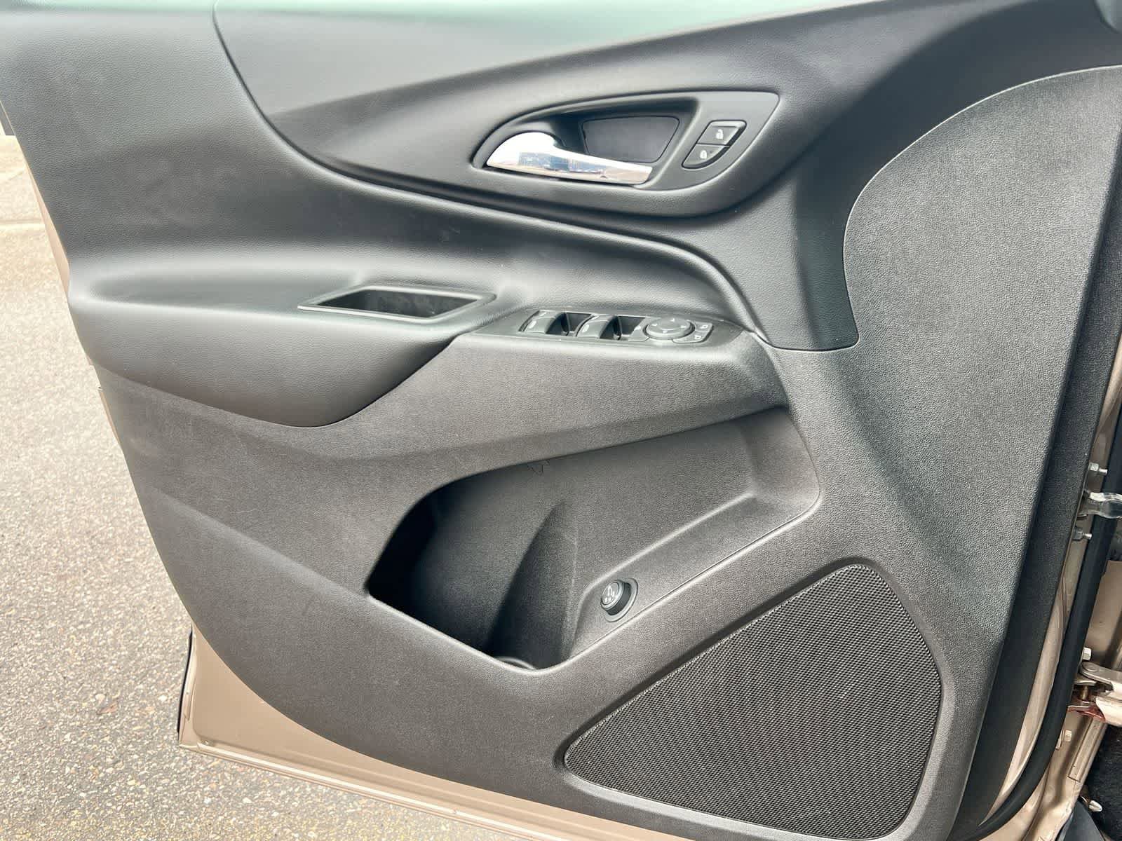 Used 2018 Chevrolet Equinox LT image 29