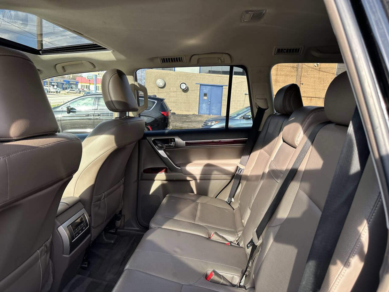 Used 2012 Lexus GX 460 image 16