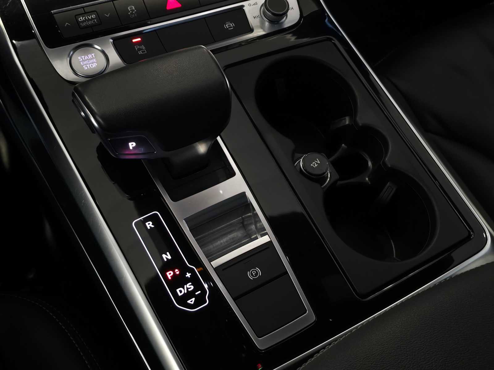 Used 2019 Audi Q8 Premium w/ Convenience Package image 31