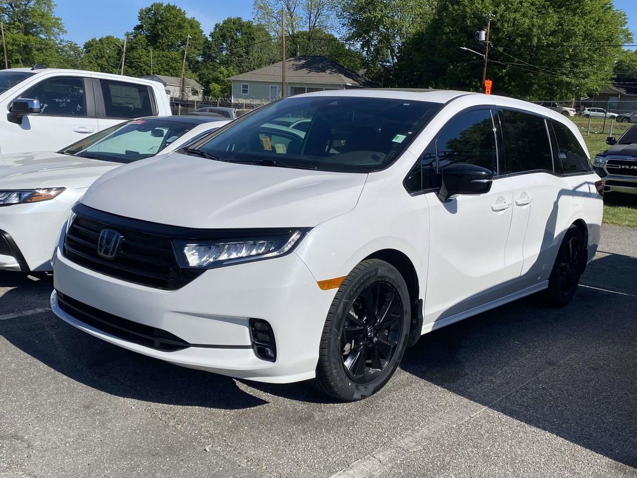 Used 2024 Honda Odyssey Sport image 3