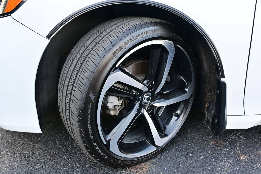Used 2018 Honda Accord Sport image 7