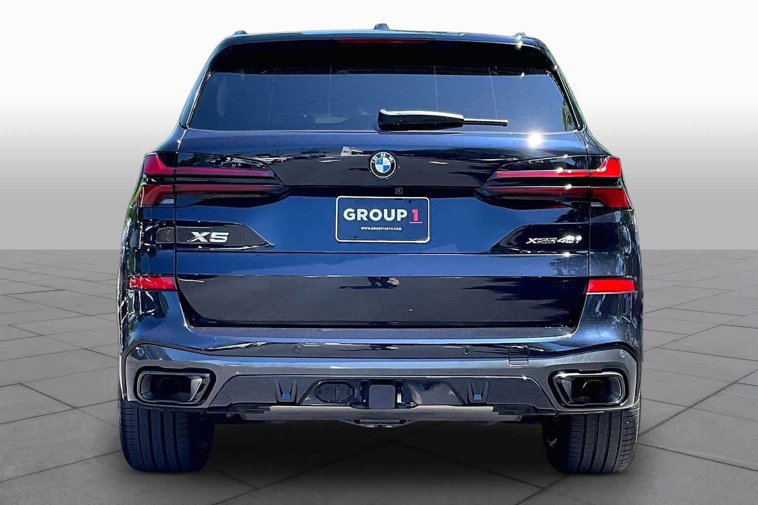 Used 2024 BMW X5 xDrive40i w/ M Sport Package AWD/4WD image 4