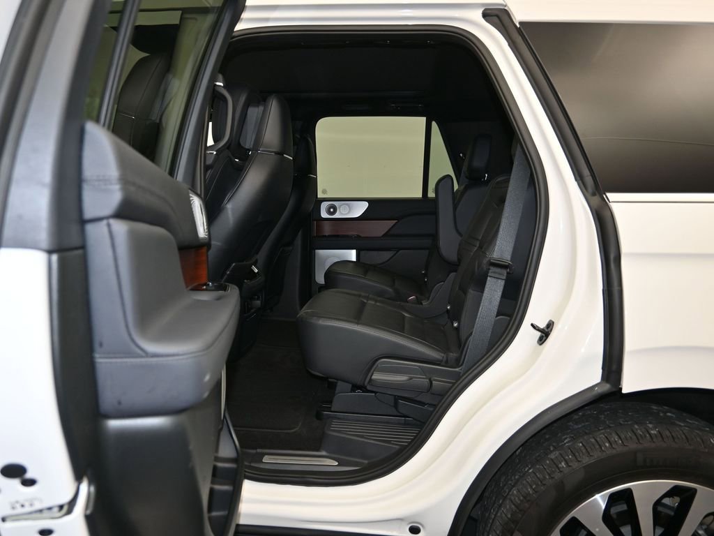 Used 2024 Lincoln Navigator Reserve image 24
