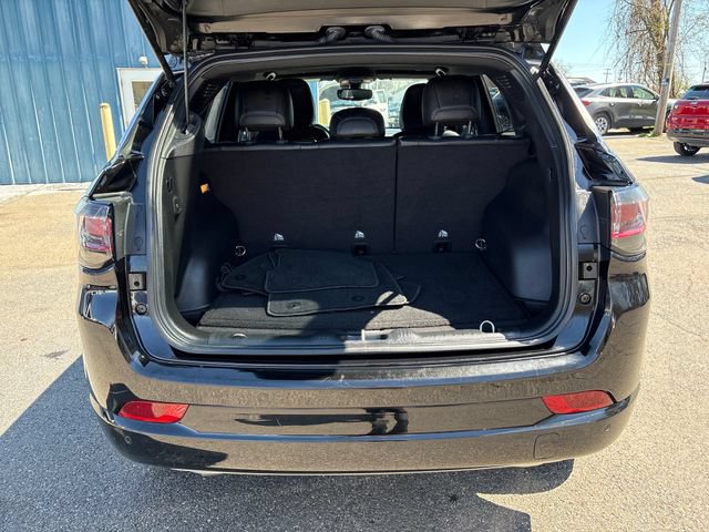 Used 2023 Jeep Compass Limited w/ Elite Group AWD/4WD image 21