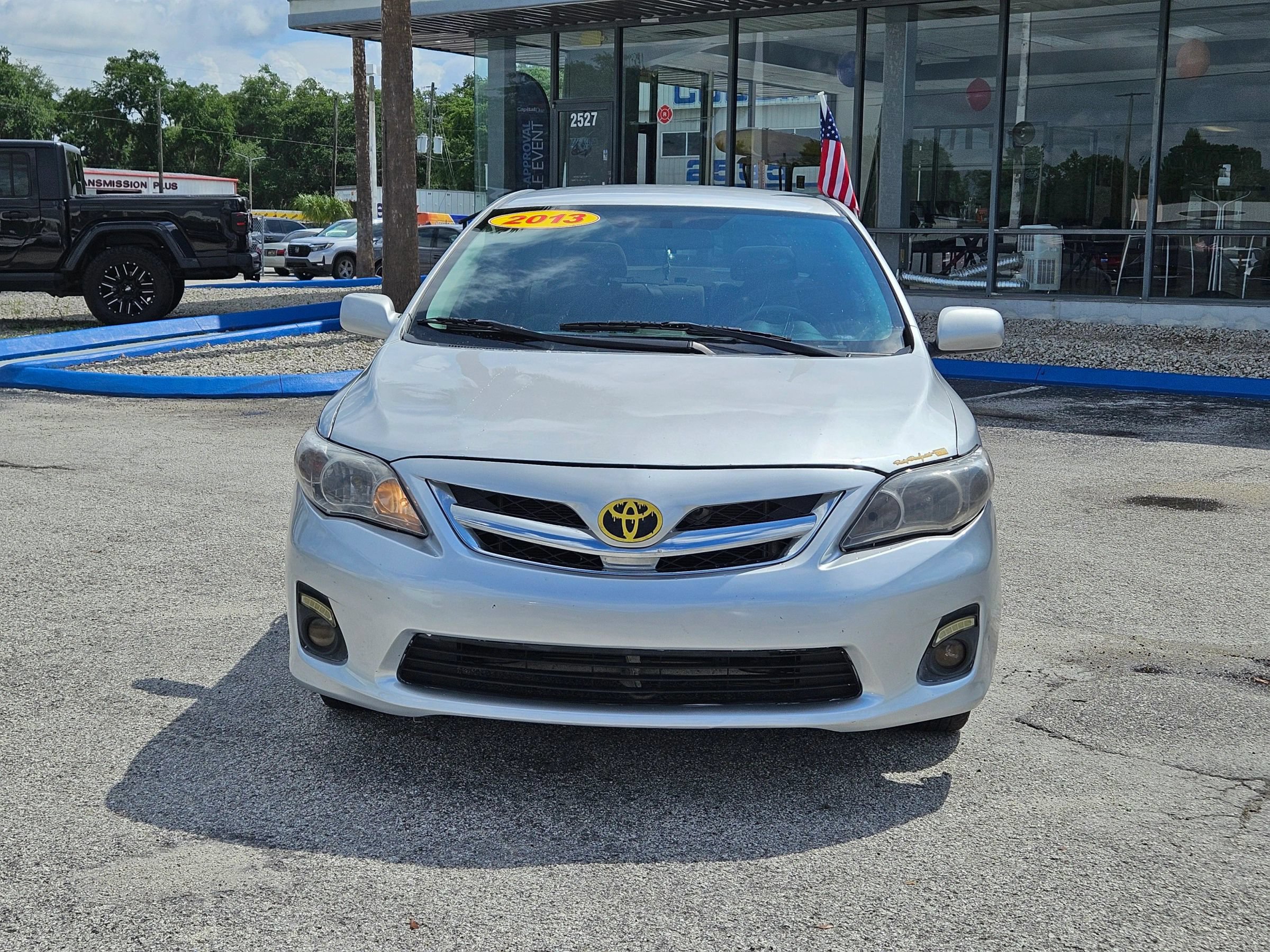Used 2013 Toyota Corolla LE FWD image 3