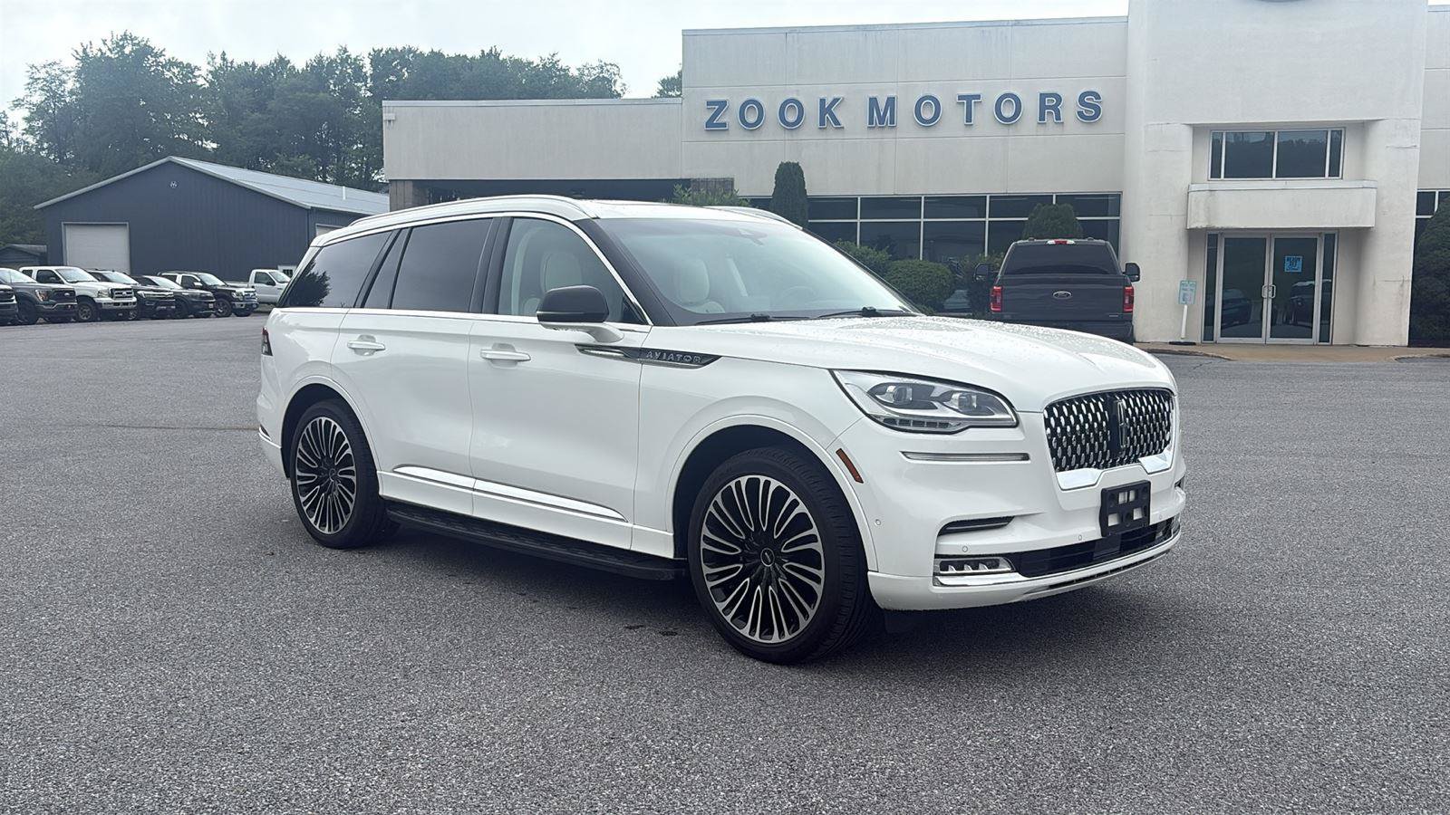 Used 2024 Lincoln Aviator Black Label AWD/4WD image 1
