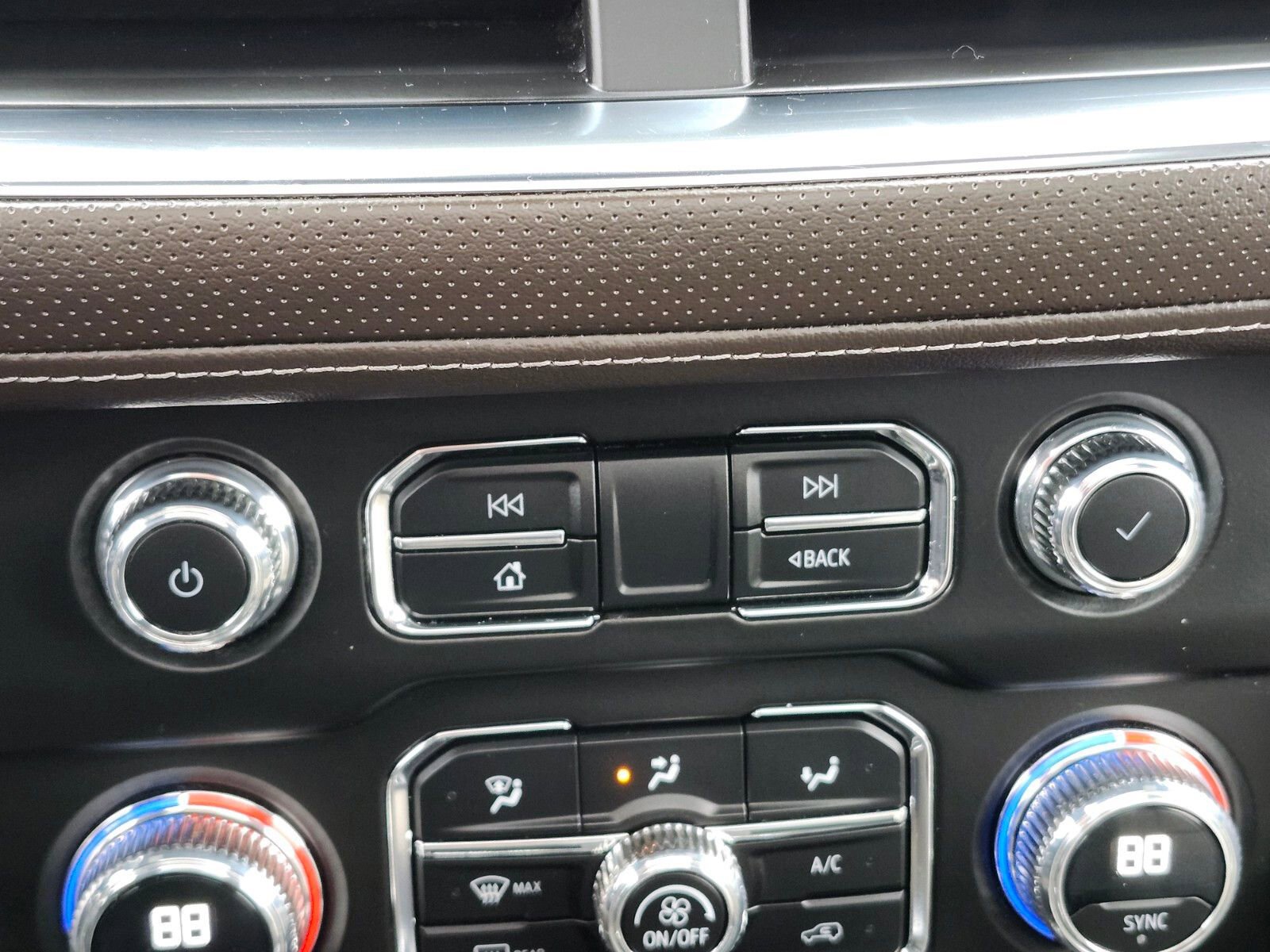 Used 2023 GMC Yukon SLT image 24