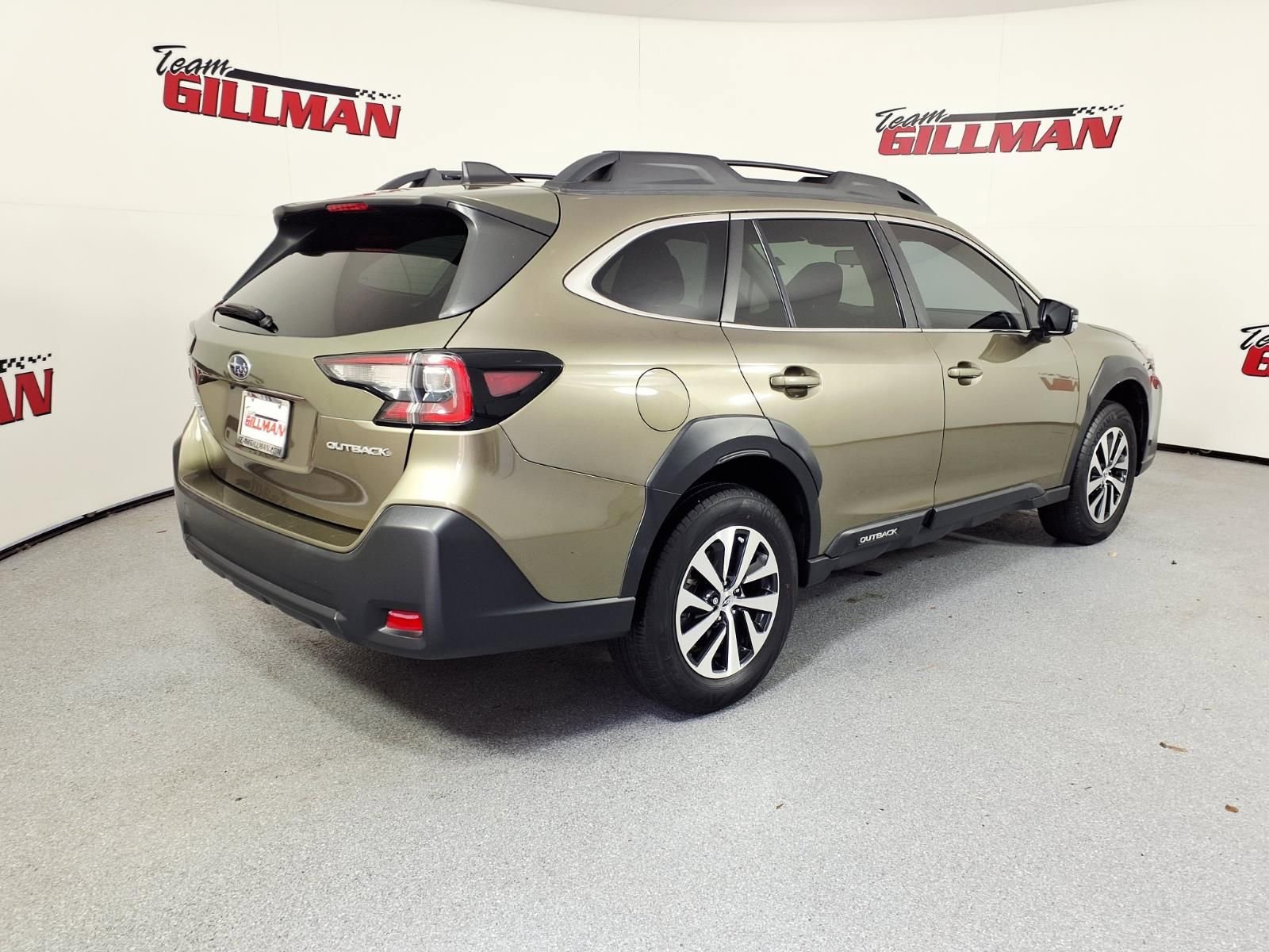 Used 2024 Subaru Outback Premium AWD/4WD image 6