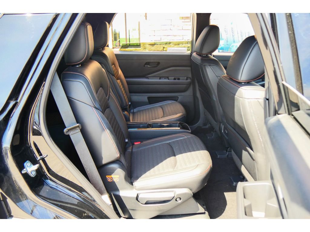 Used 2023 Nissan Pathfinder Rock Creek AWD/4WD image 18