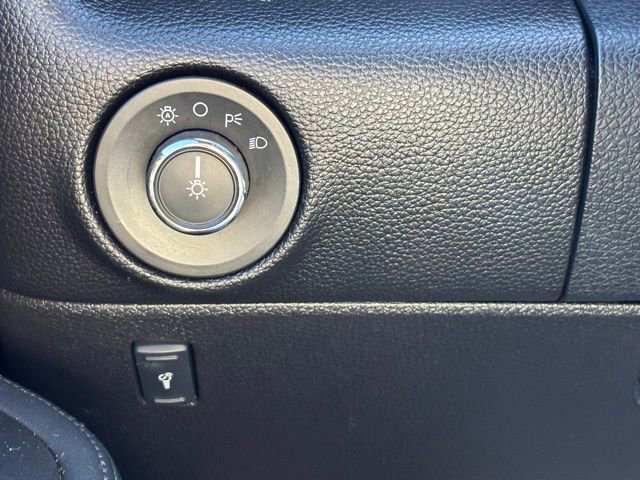 Used 2015 Lincoln Navigator 4WD image 40