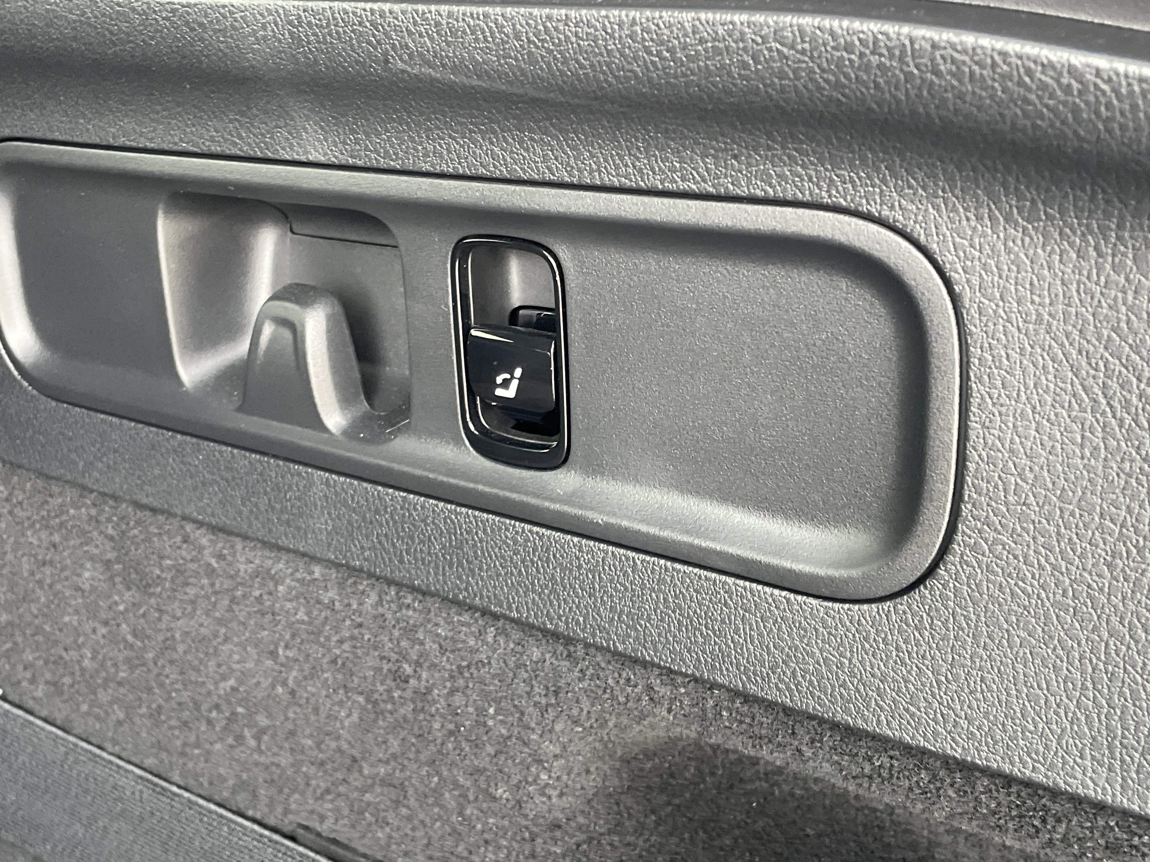 Certified 2025 Mercedes-Benz GLC 300 4MATIC image 12