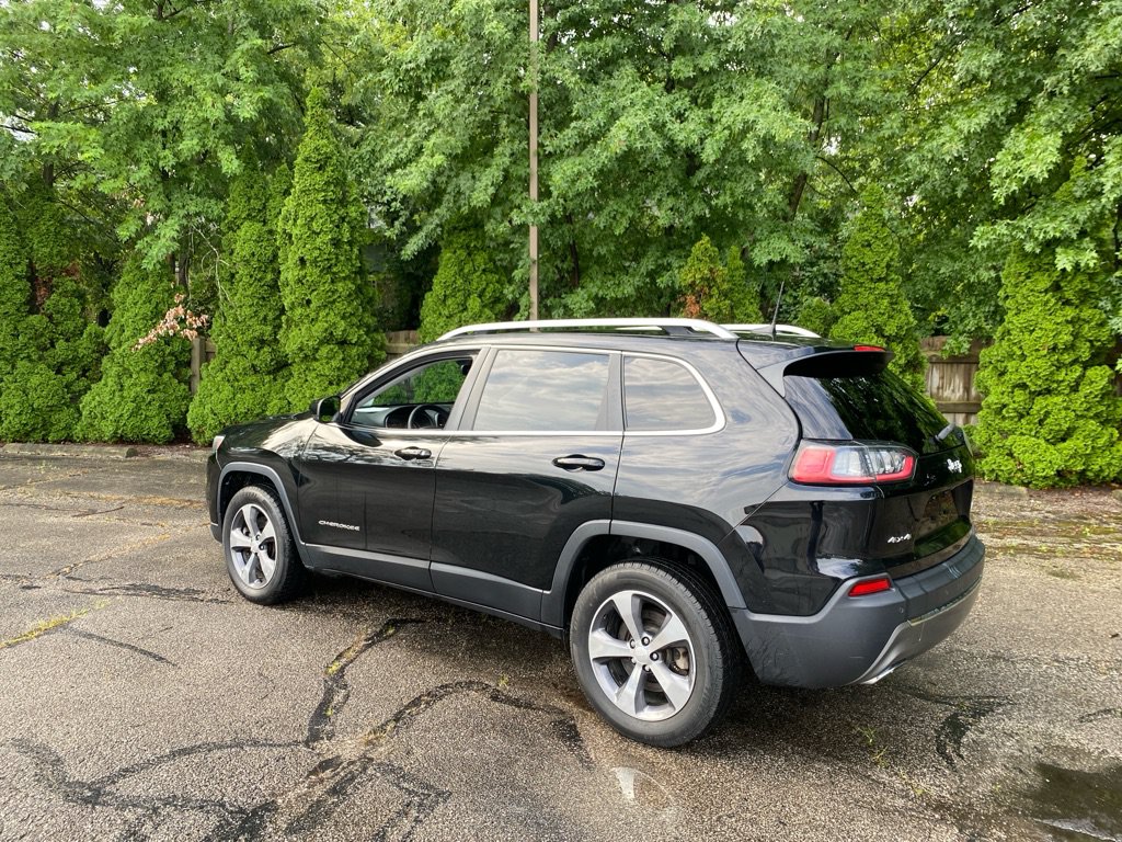 Used 2019 Jeep Cherokee Limited AWD/4WD image 3