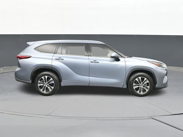 Used 2021 Toyota Highlander XLE image 17