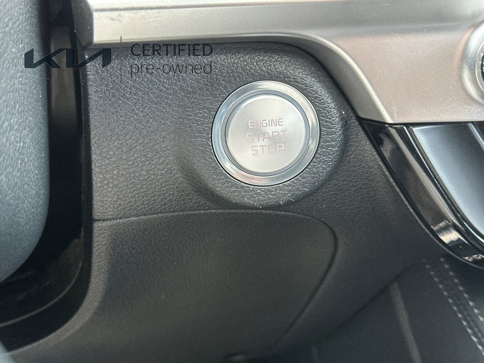 Certified 2023 Kia Telluride EX w/ EX Captain's Chair Package FWD image 25