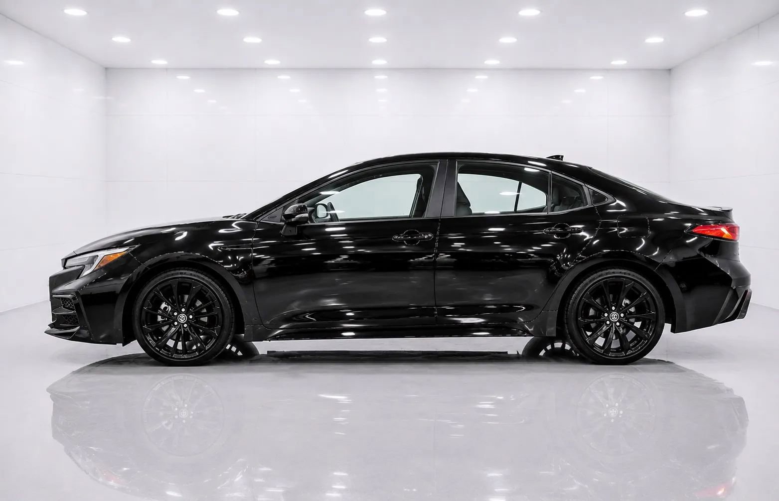 Used 2025 Toyota Corolla SE w/ Convenience Package FWD image 2