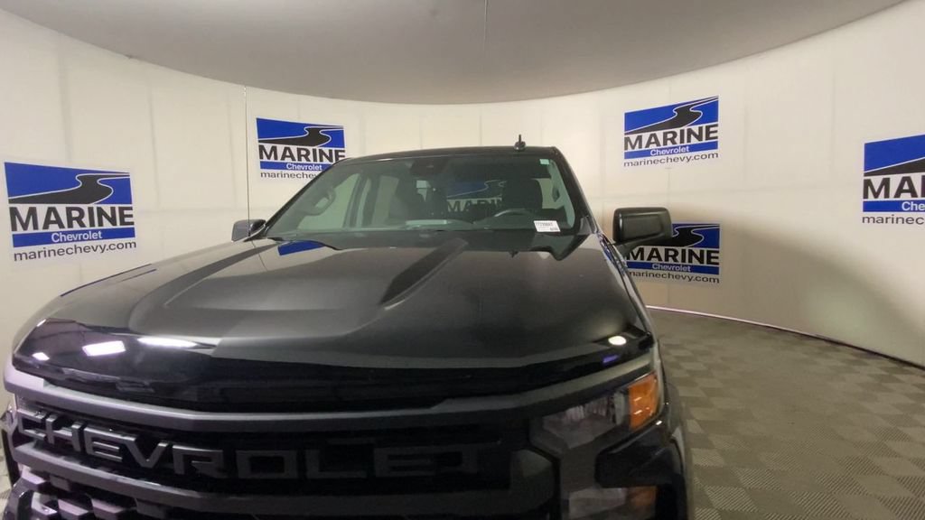 Used 2023 Chevrolet Silverado 1500 Custom AWD/4WD image 5