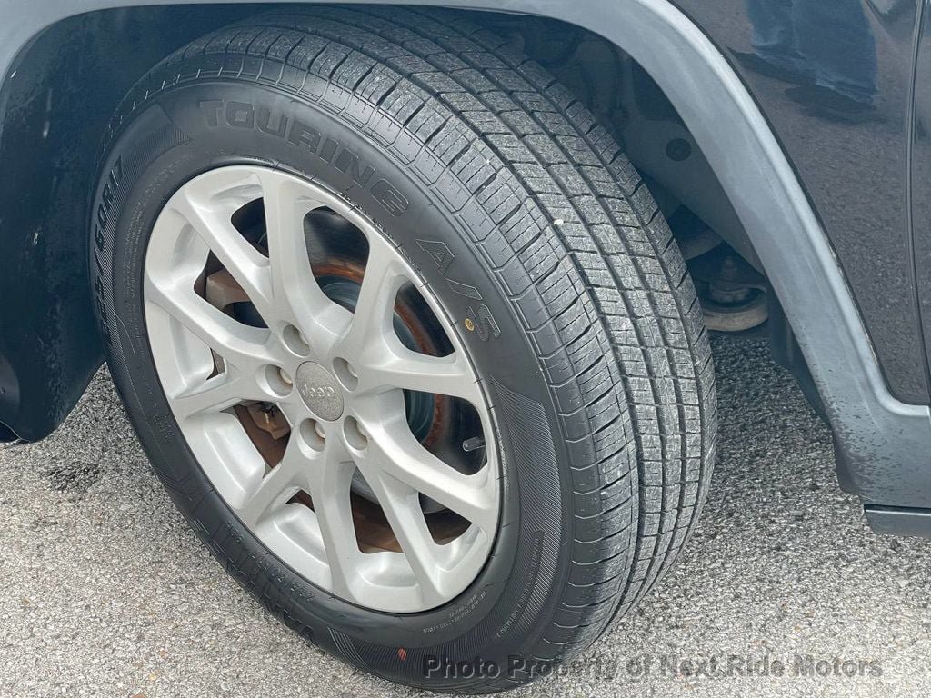 Used 2014 Jeep Cherokee Latitude FWD image 26