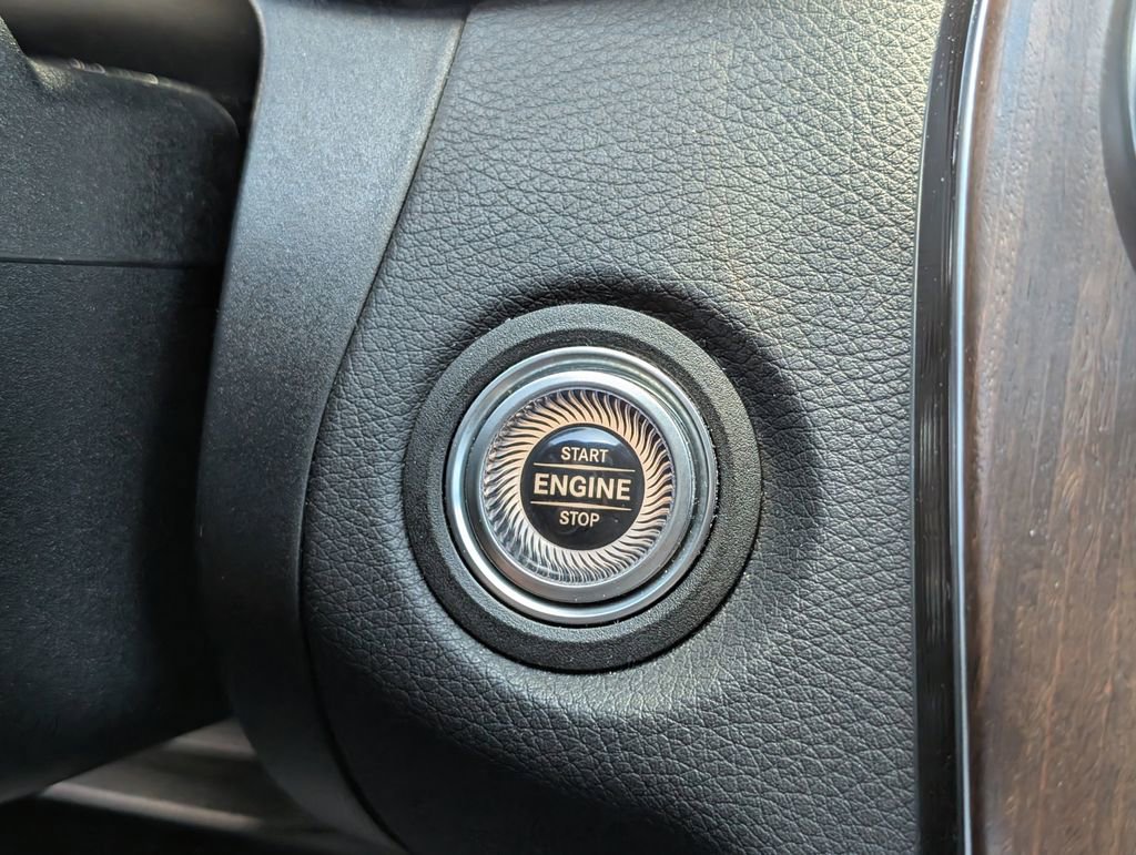 Certified 2019 Mercedes-Benz C 300 4MATIC Sedan image 20