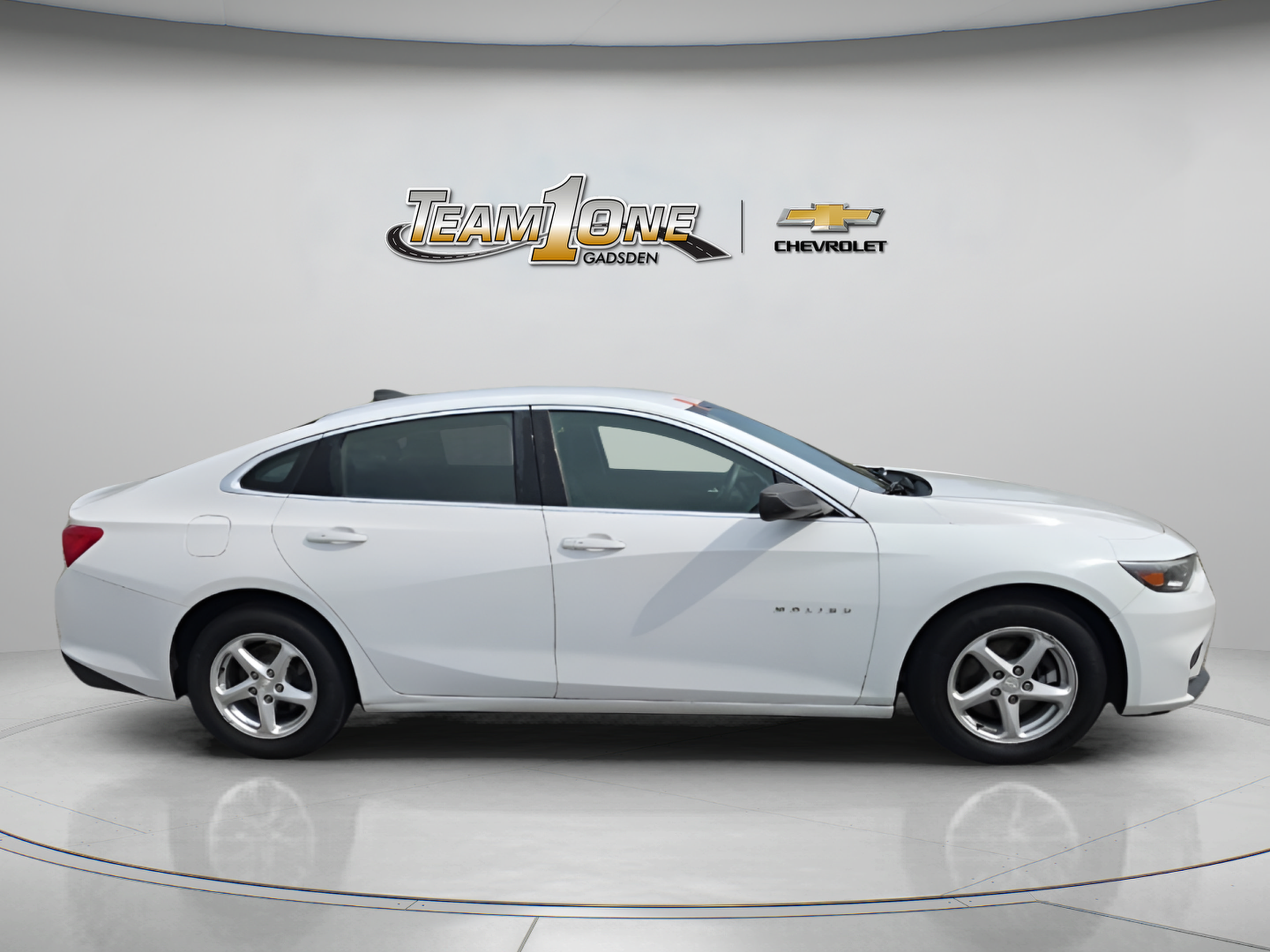 Used 2017 Chevrolet Malibu LS w/ LPO, Convenience Package 1 FWD image 9
