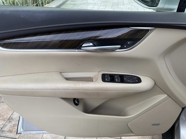 Used 2019 Cadillac XT5 FWD image 9