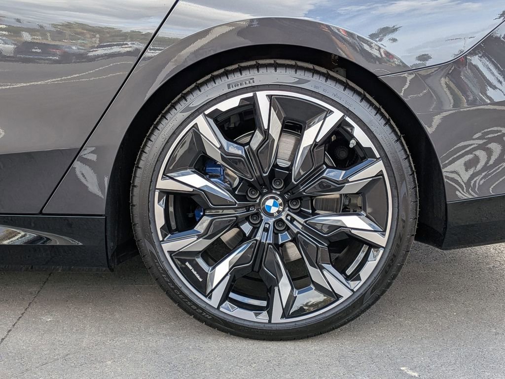 New 2026 BMW i5 eDrive40 image 28