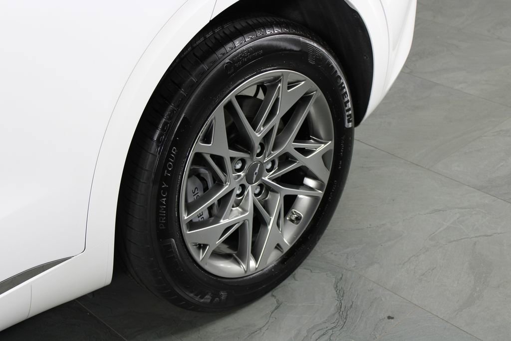 Used 2025 Genesis GV70 2.5T image 8