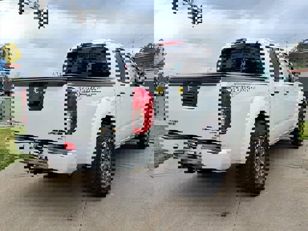 Used 2019 Nissan Frontier Desert Runner image 4