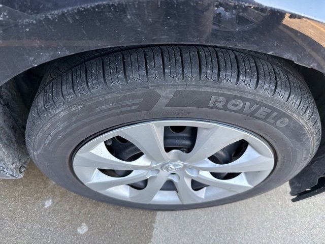 Used 2023 Toyota Corolla LE image 5