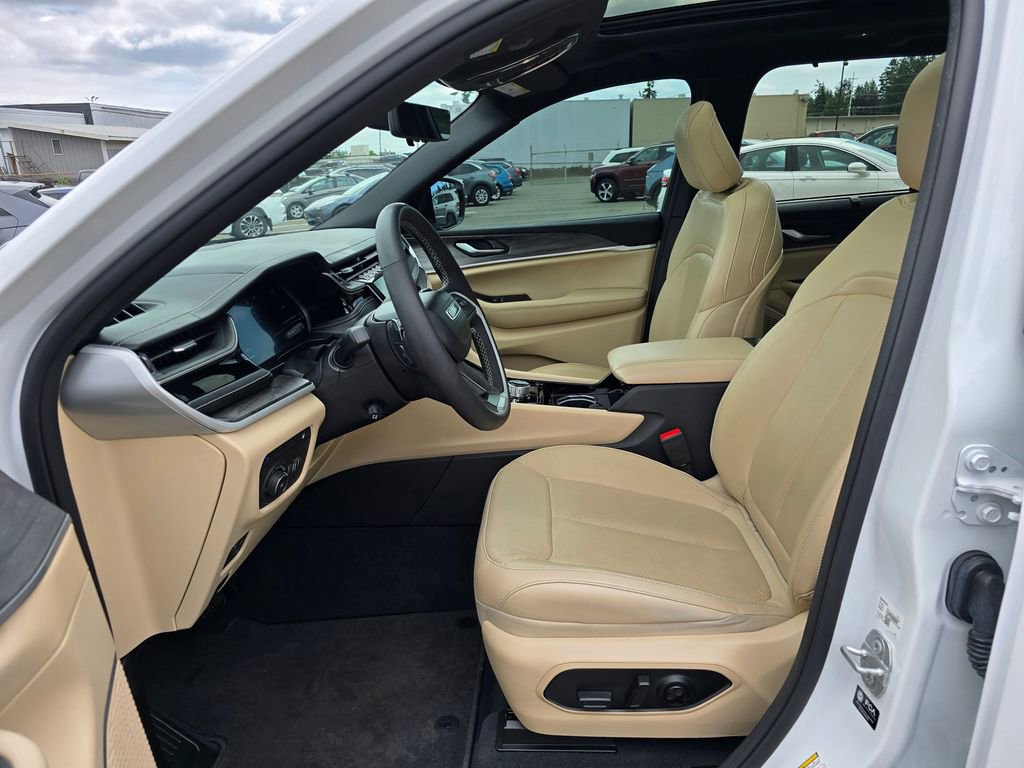 Used 2022 Jeep Grand Cherokee Limited 4xe w/ Luxury Tech Group II AWD/4WD image 19