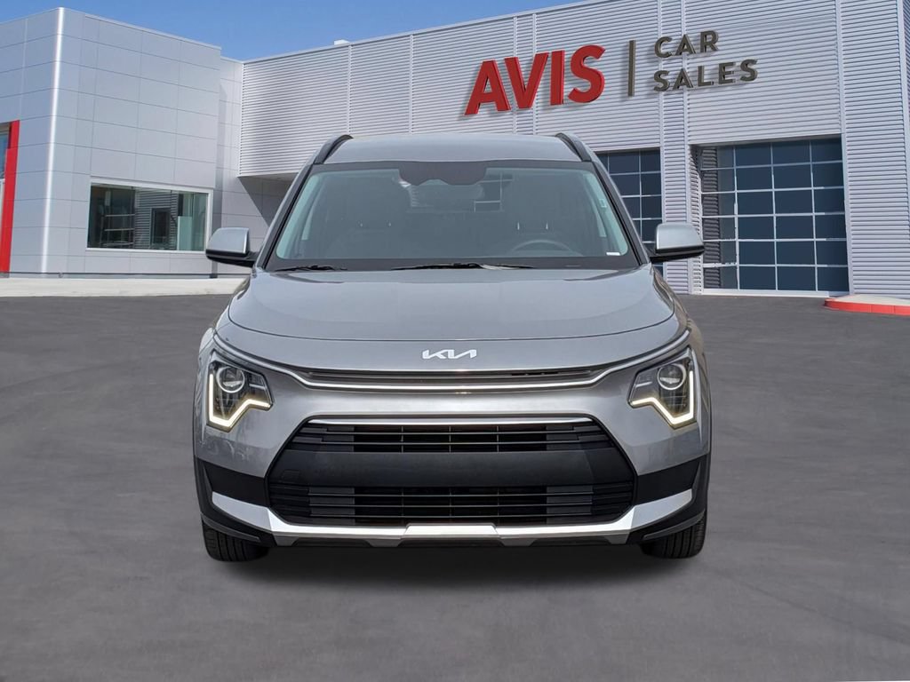 Used 2025 Kia Niro LX FWD image 2