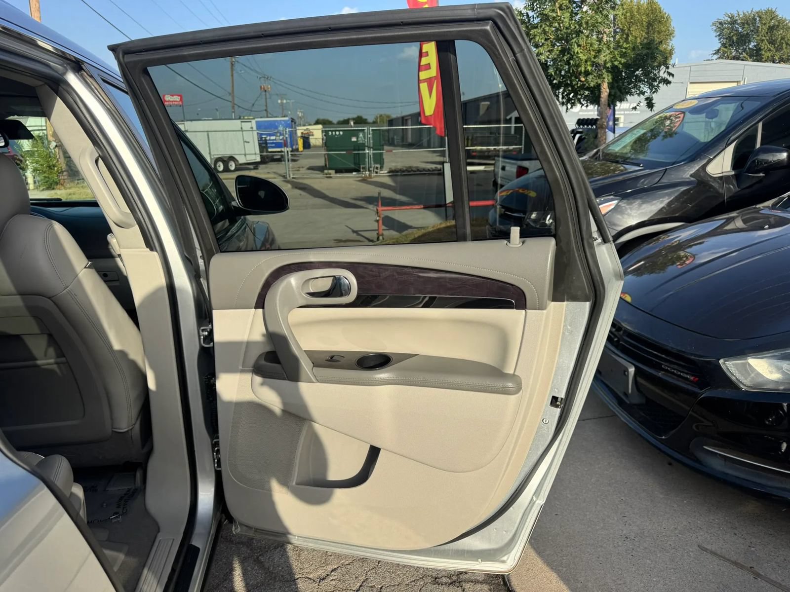 Used 2015 Buick Enclave Leather w/ Trailering Package FWD image 13