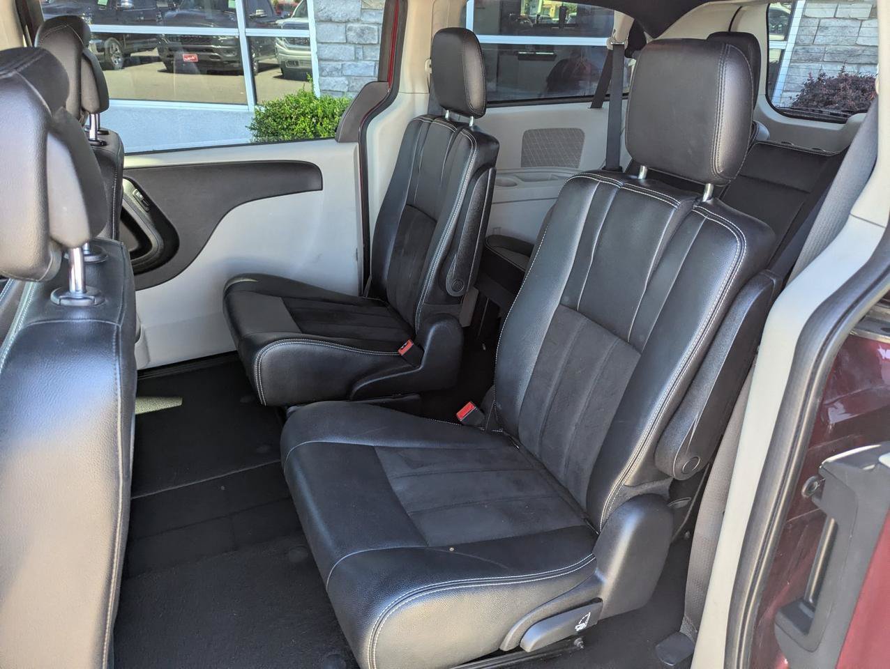 Used 2019 Dodge Grand Caravan SXT FWD image 23